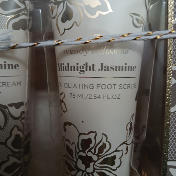 Wendy Bellissimo 3 PC Slipper Collection - Picture 9 of 10